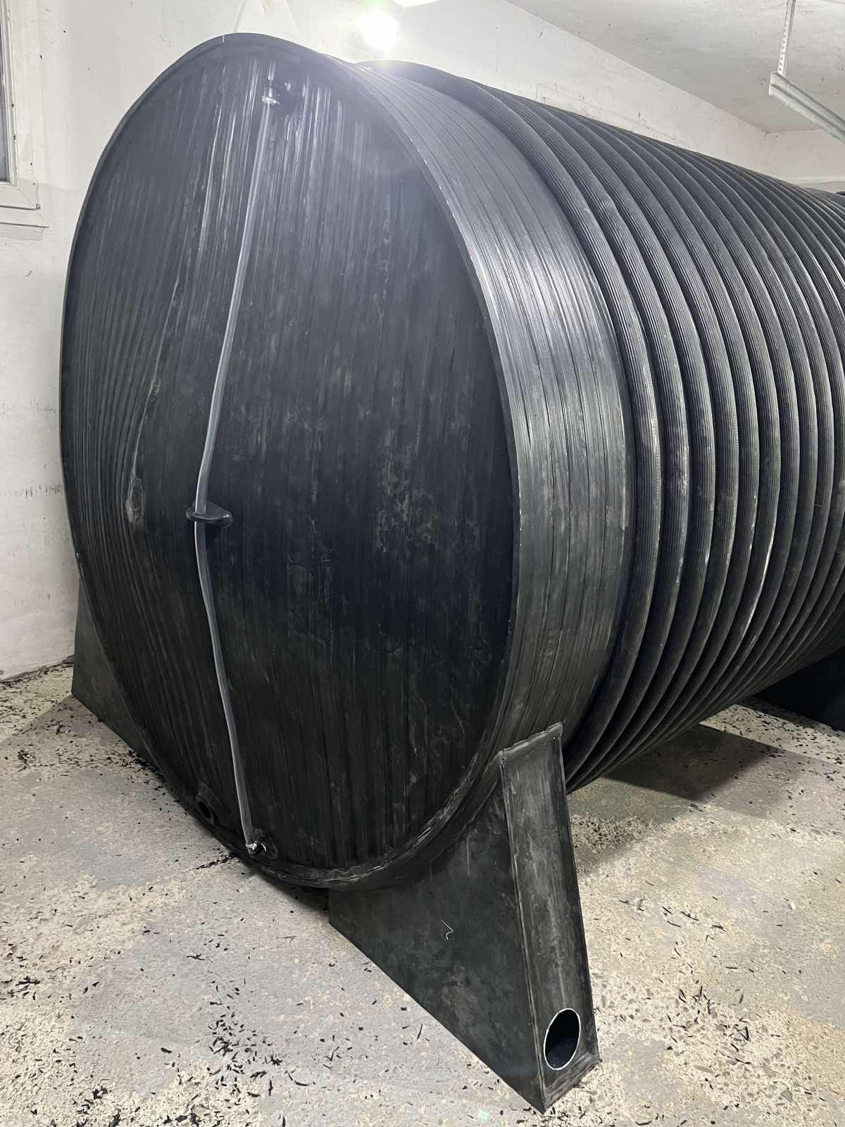 Plastični horizontalni rezervoar