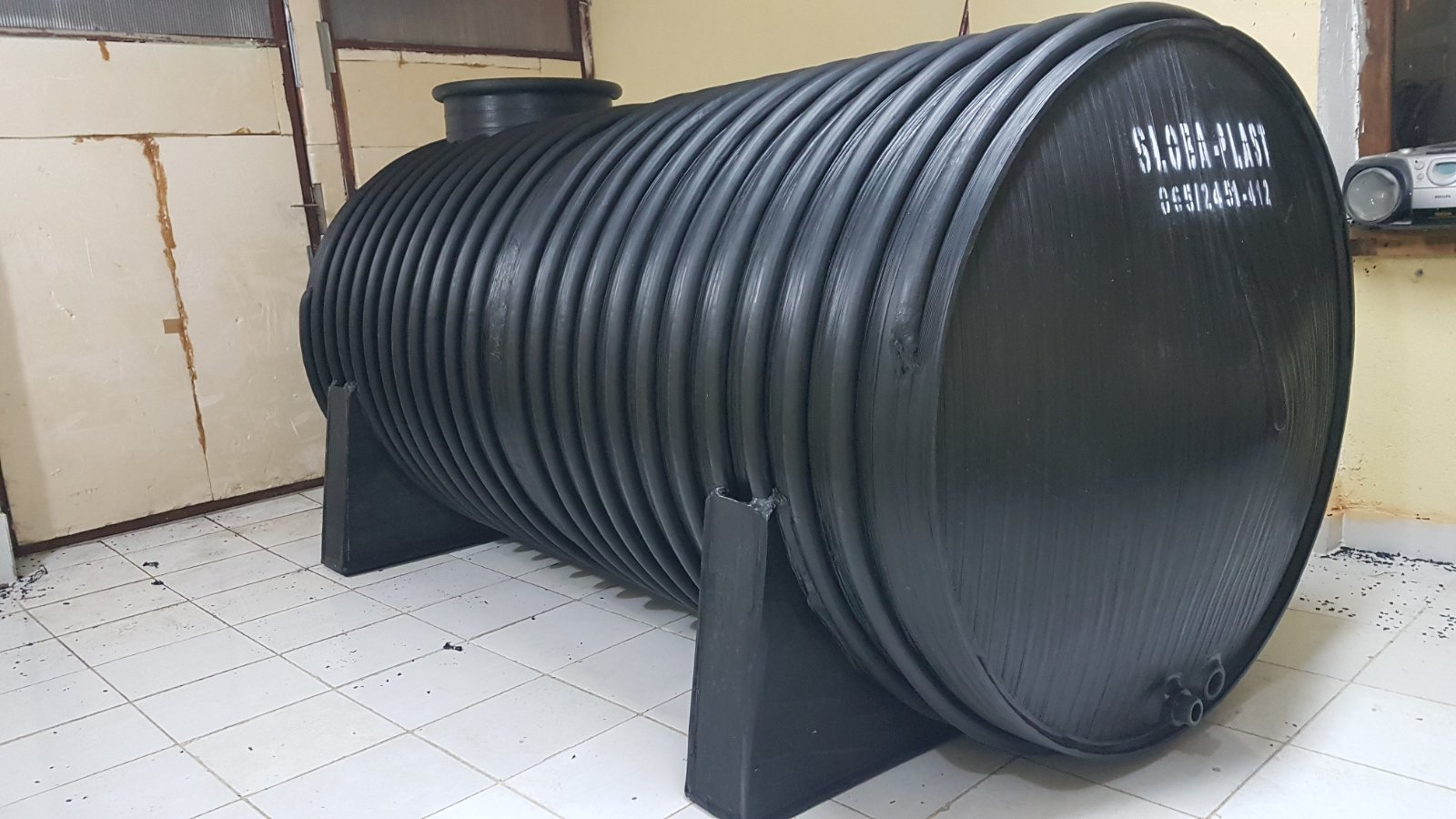 Plastični horizontalni rezervoar