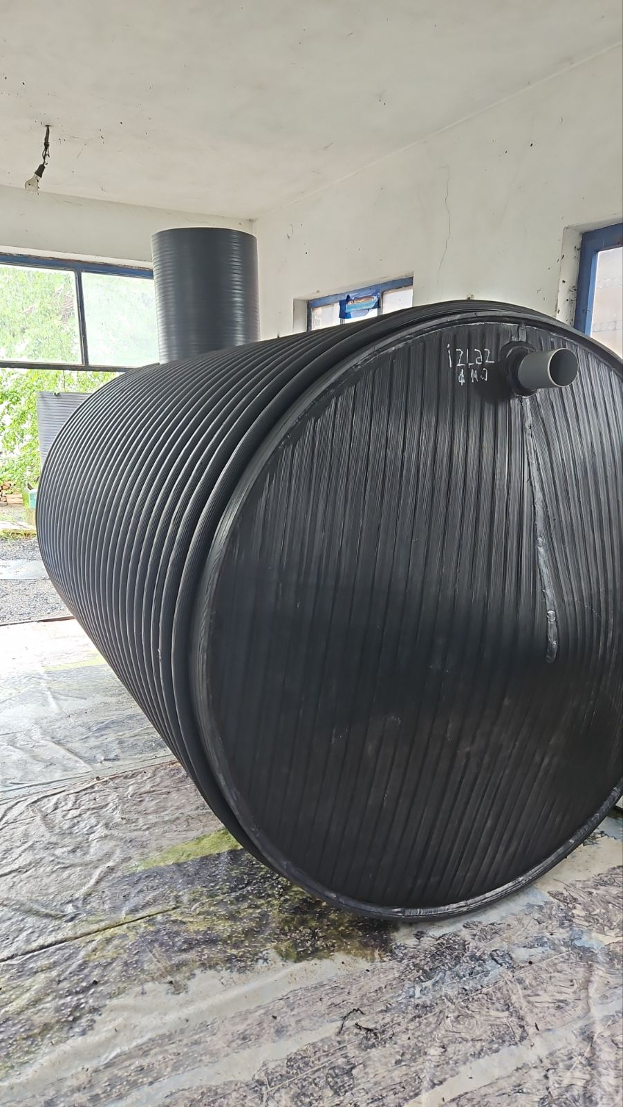 Plastični horizontalni rezervoar